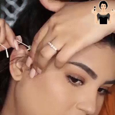 Effet lifting visible sur le visage et le cou avec autocollants