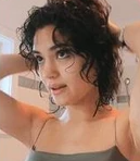 Application de la crème sur cheveux humides
