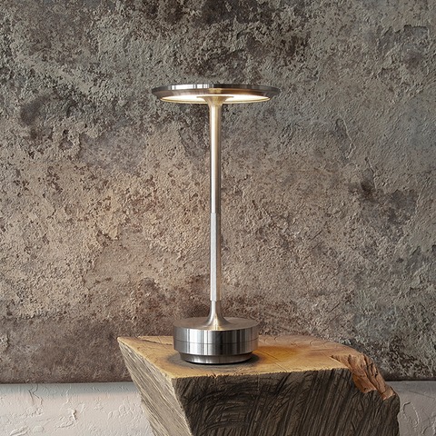 Détail des matériaux métalliques de la lampe