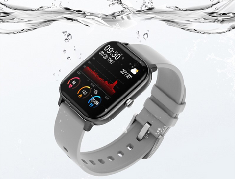Montre étanche portée sous la douche ou à la piscine